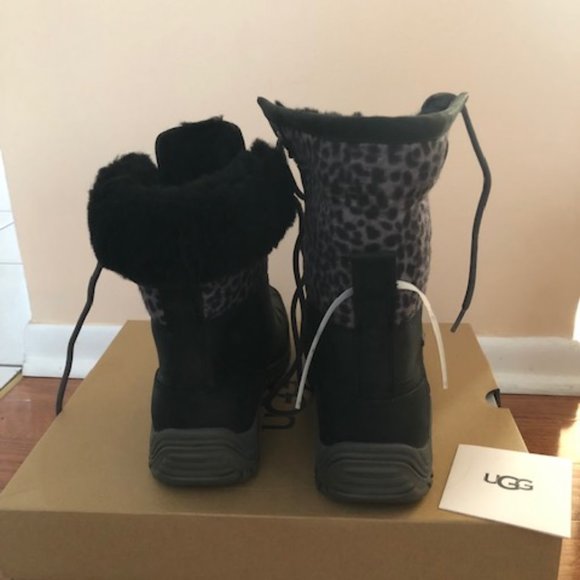 UGG W Adirondack II Boots Black Exotic boot. Sz: 7 - Picture 3 of 8